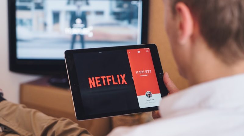 man watching Netflic